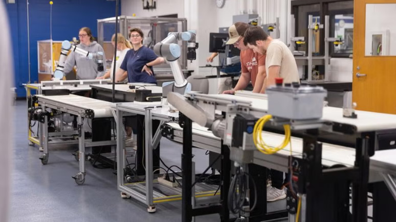 Advancing AI: $647,000 Wisconsin Economic Development Corp. grant will boost UW-Stout CAM-AI effort